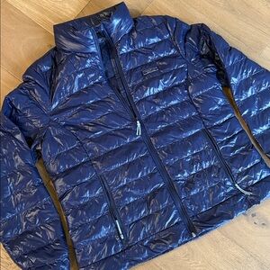 Vineyard Vines Navy Women’s Puffer Jacket. New without tags